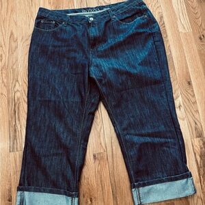 Ladies 18w Merona dark wash cropped jeans.